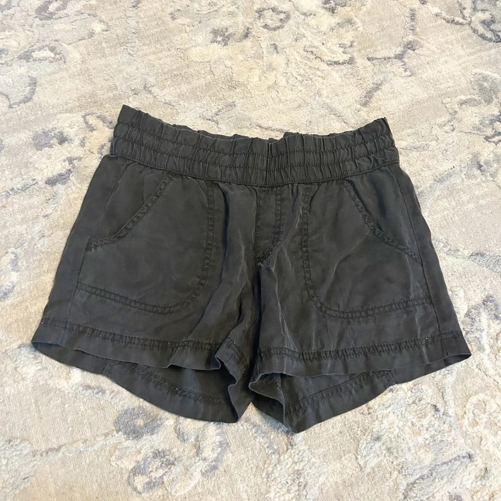 Athleta gray shorts 2
